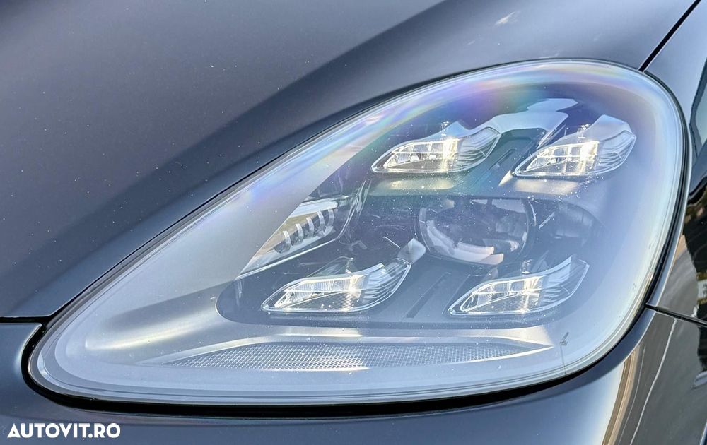 Porsche Cayenne Tiptronic S - 12