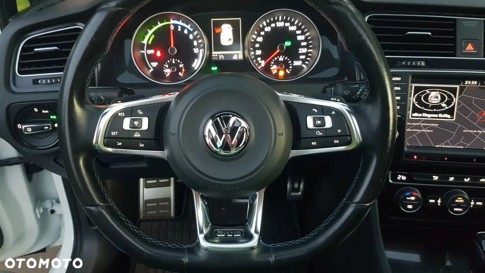 Volkswagen Golf - 29