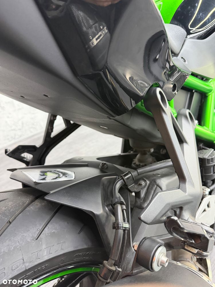 Kawasaki H2 - 16