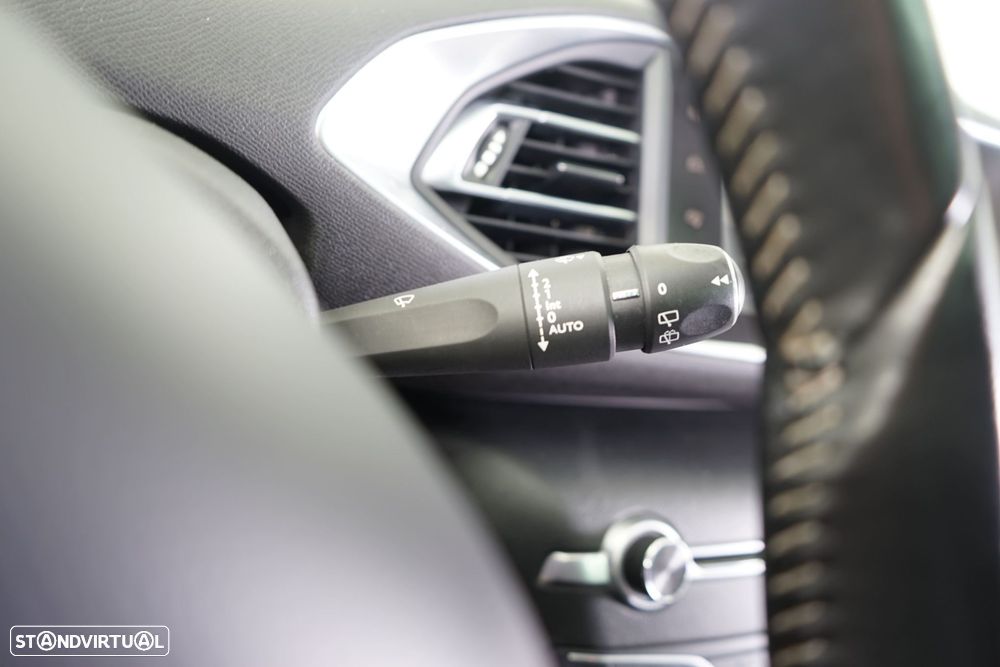 Peugeot 308 SW 1.6 e-HDi Allure - 23