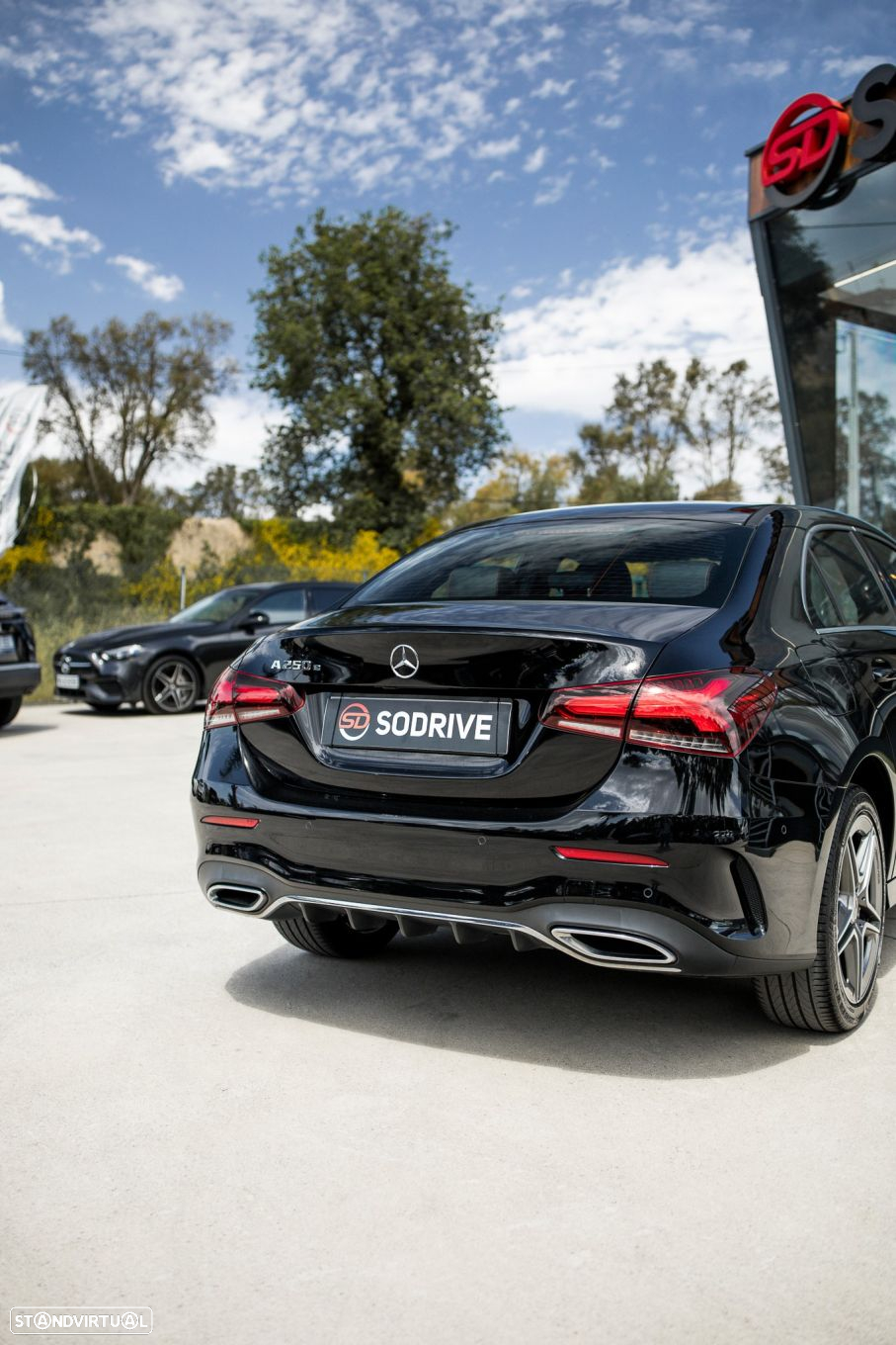 Mercedes-Benz A 250 Limousine e AMG Line - 42