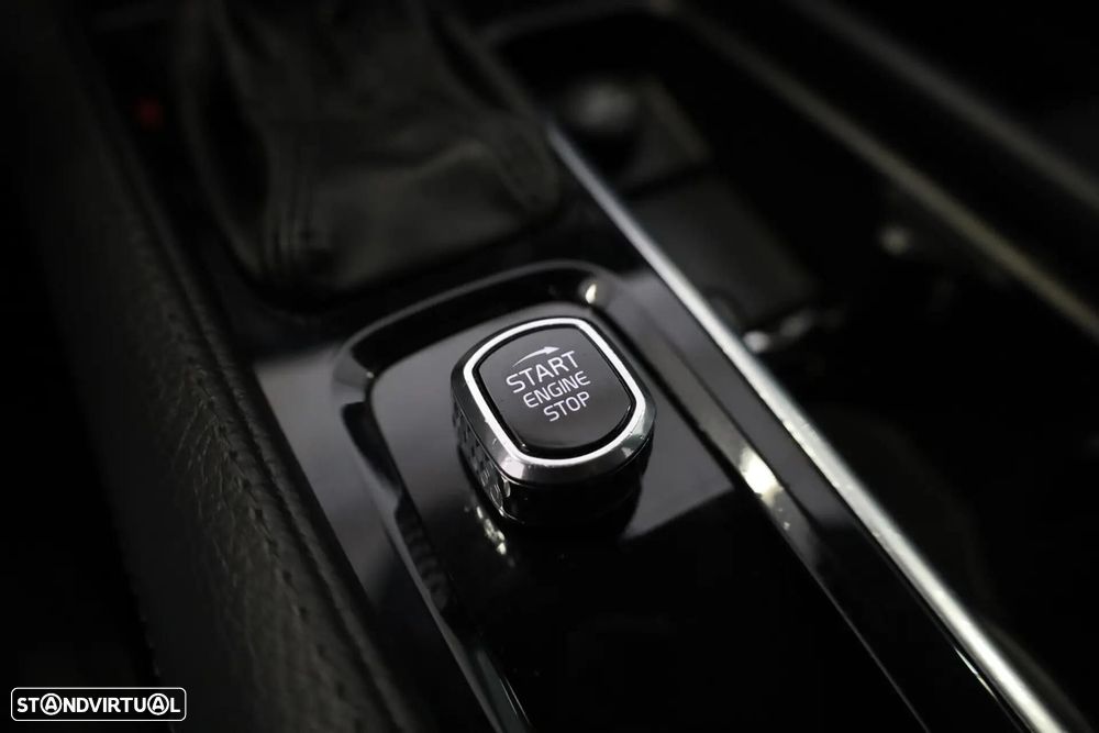 Volvo V90 2.0 D4 Momentum Plus Geartronic - 33