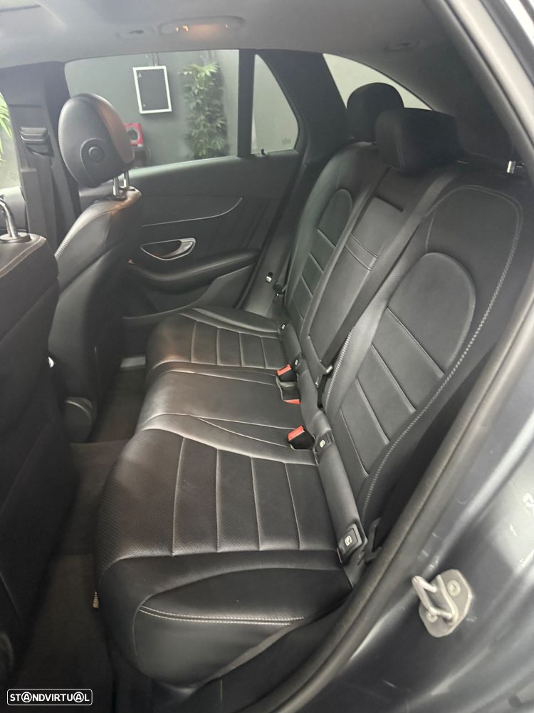 Mercedes-Benz GLC 220 d 4Matic 9G-TRONIC AMG Line - 12