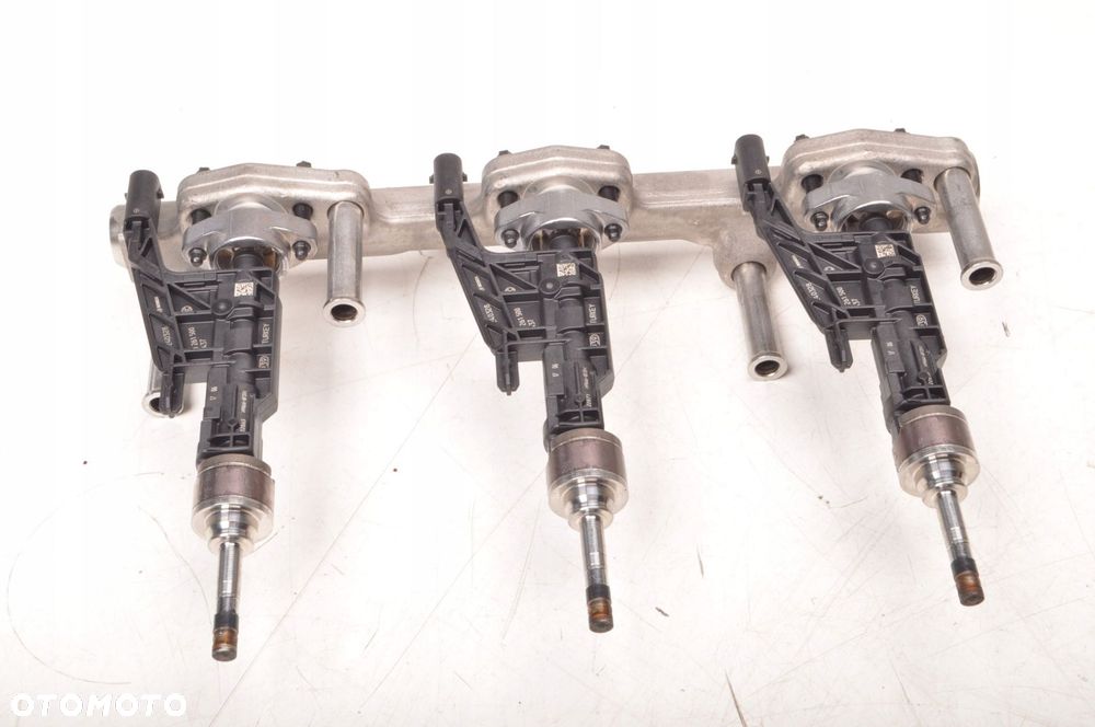 BMW 1 F40 LISTWA WTRYSKOWA WTRYSK 8656548  0261500437  8665631 - 1