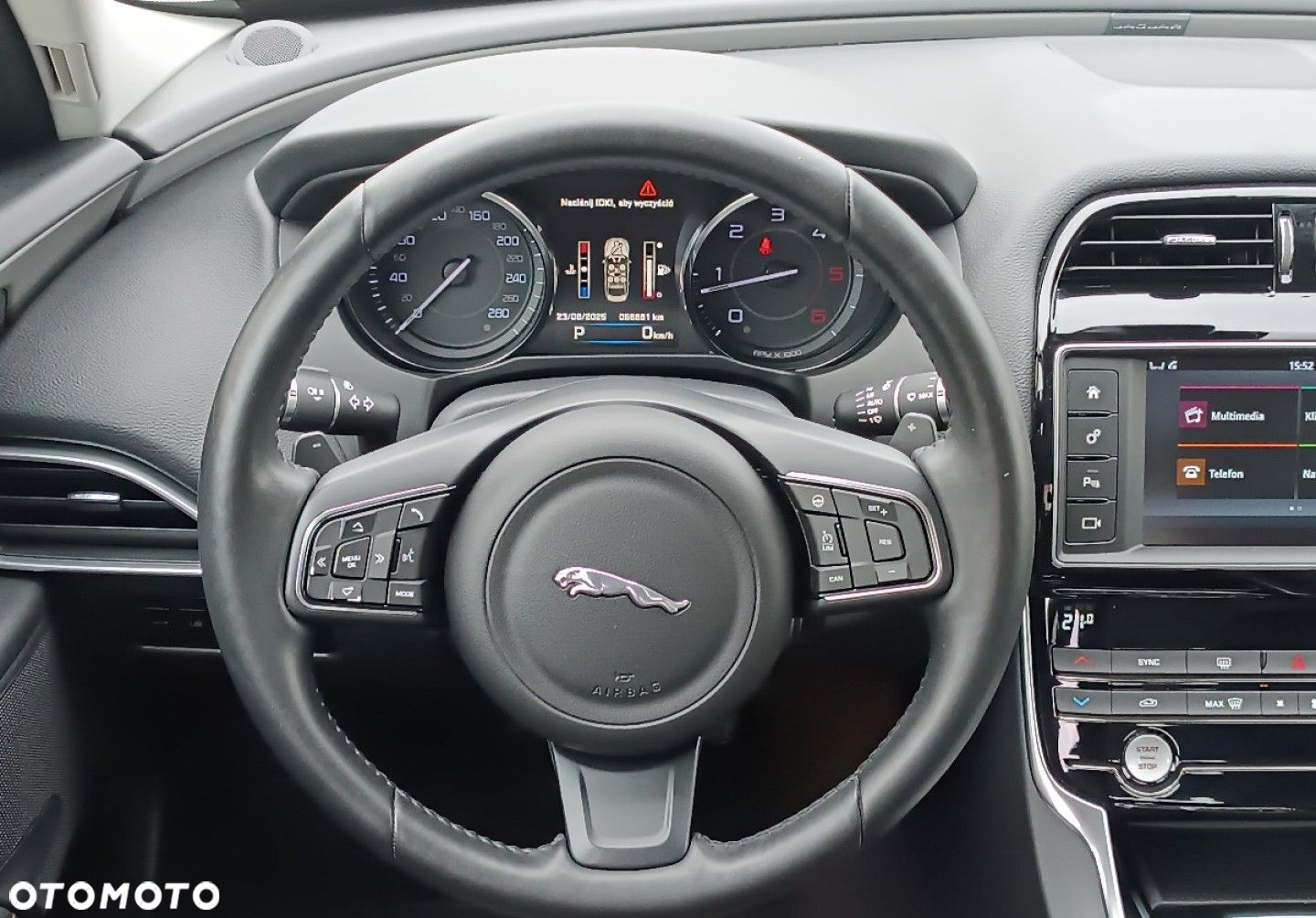 Jaguar XE - 26