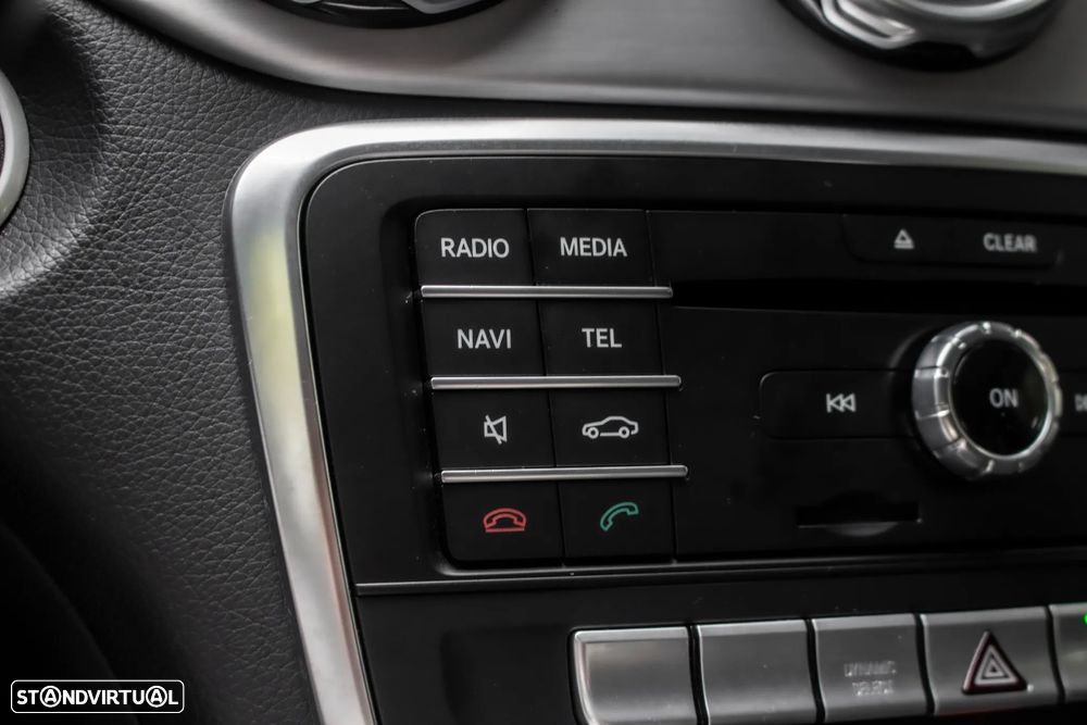 Mercedes-Benz GLA 180 d Urban - 23