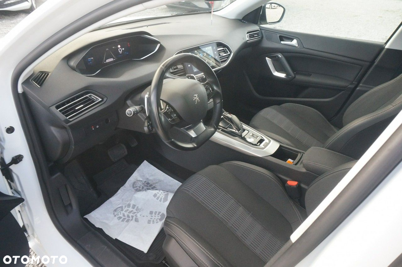Peugeot 308 1.5 BlueHDi Allure Pack S&S EAT8 - 20