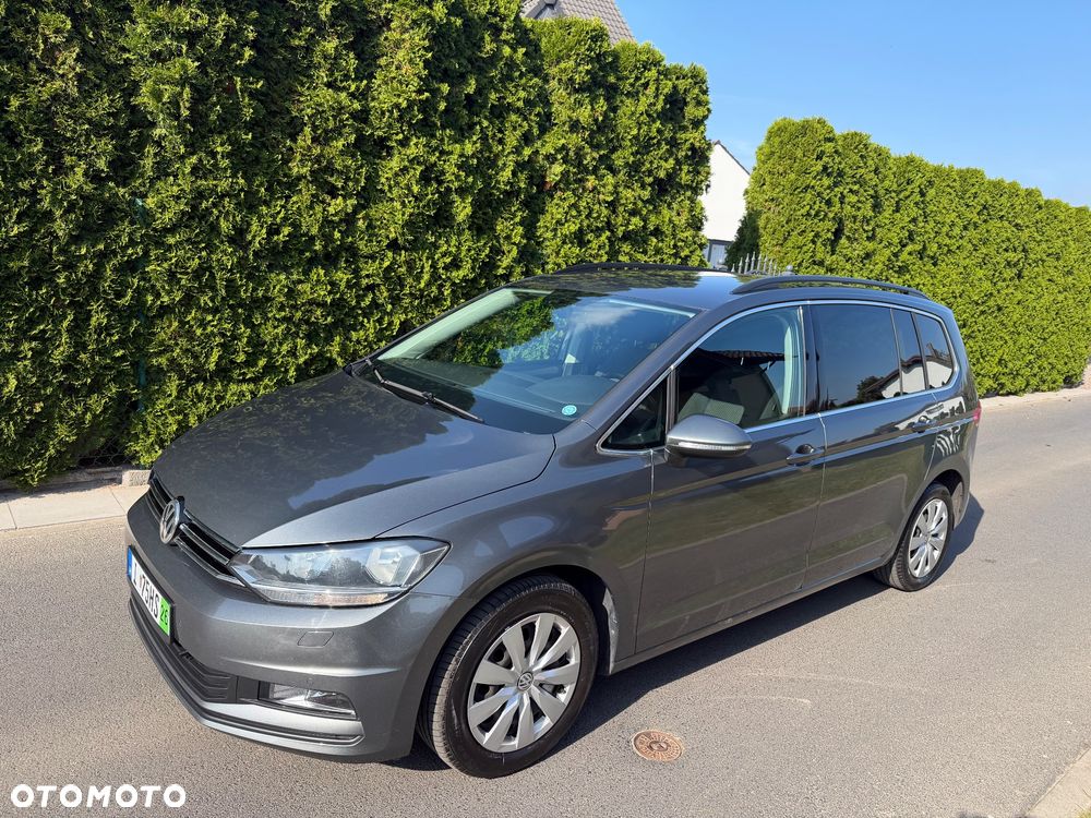 Volkswagen Touran 2017 photo 2