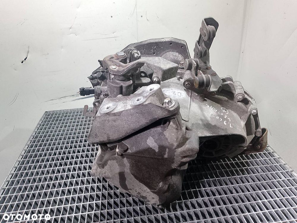 SKRZYNIA BIEGÓW MANUALNA OPEL VECTRA C F40 1.9 CDTI - 4