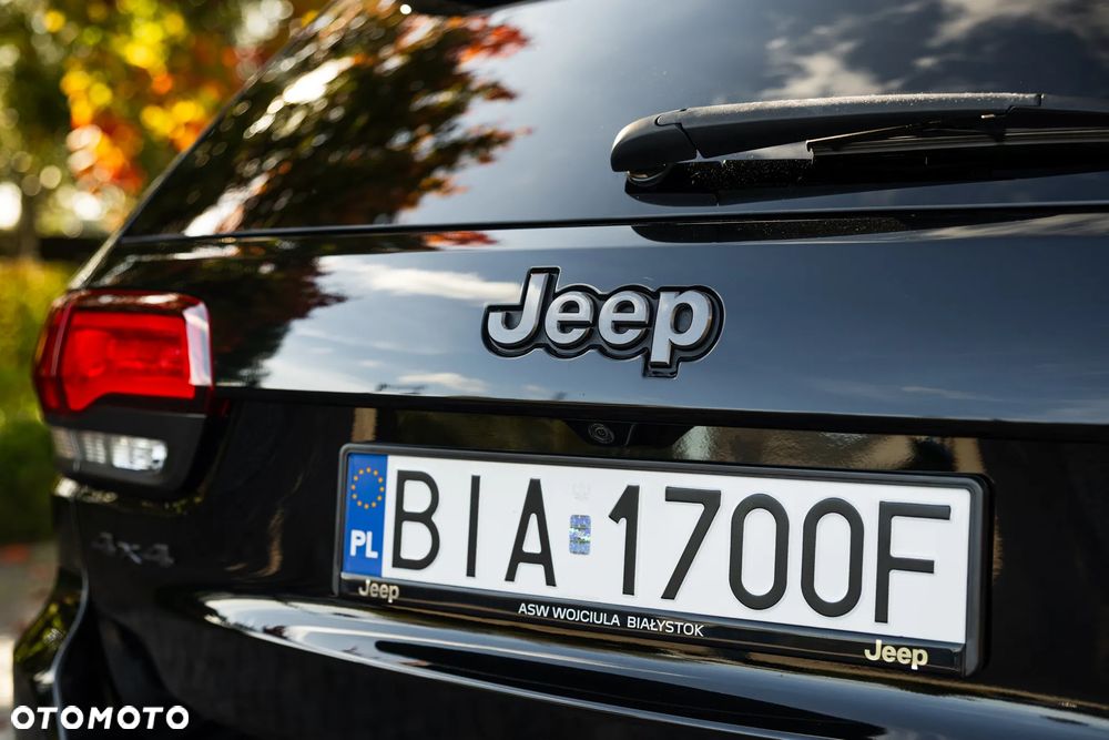 Jeep Grand Cherokee - 16