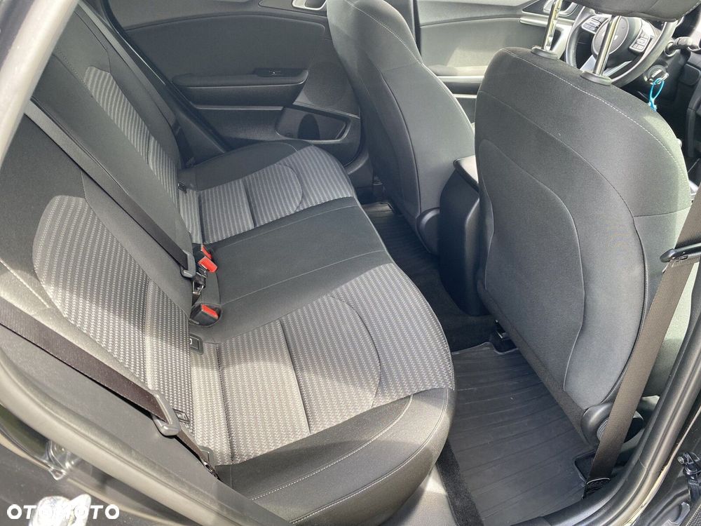 Kia XCeed - 14