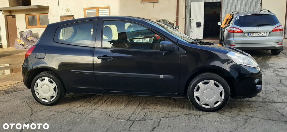 Renault Clio - 19