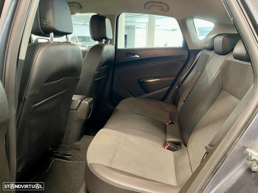 Opel Astra 1.7 CDTi Cosmo - 17