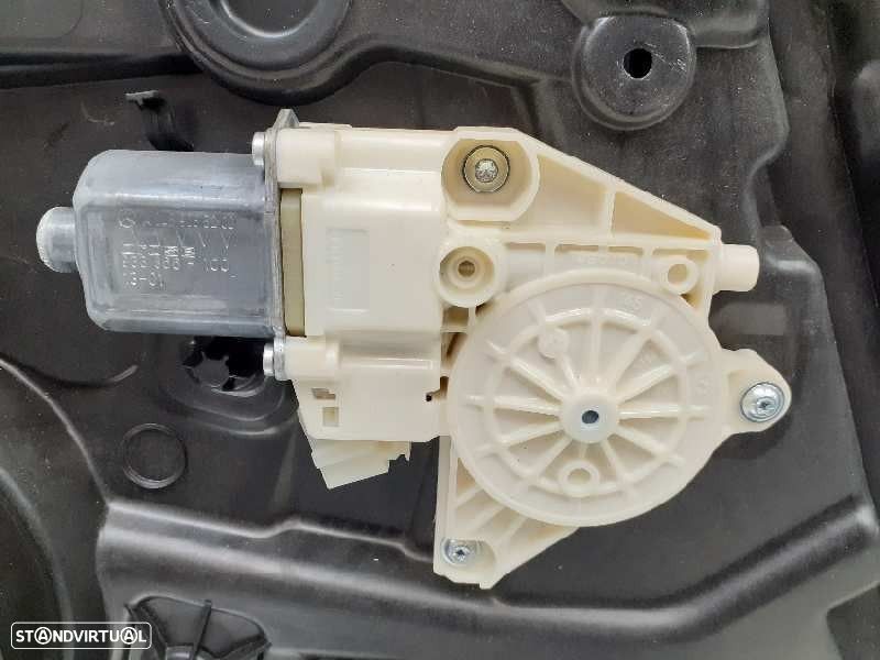 ELEVADOR DE VIDRO FRONTAL DIREITO MERCEDES-BENZ CLASSE A 2013 - 1