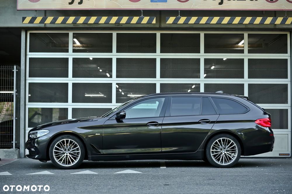 BMW Seria 5 520d Sport Line - 2