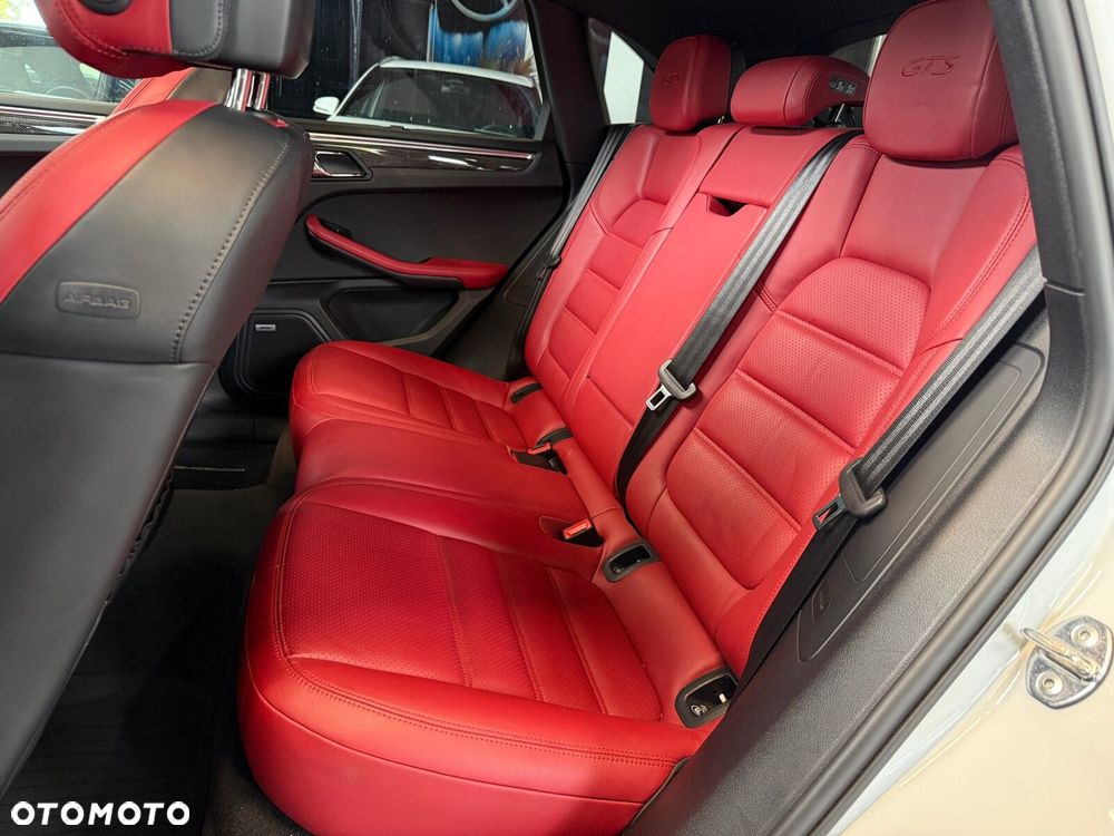 Porsche Macan - 13