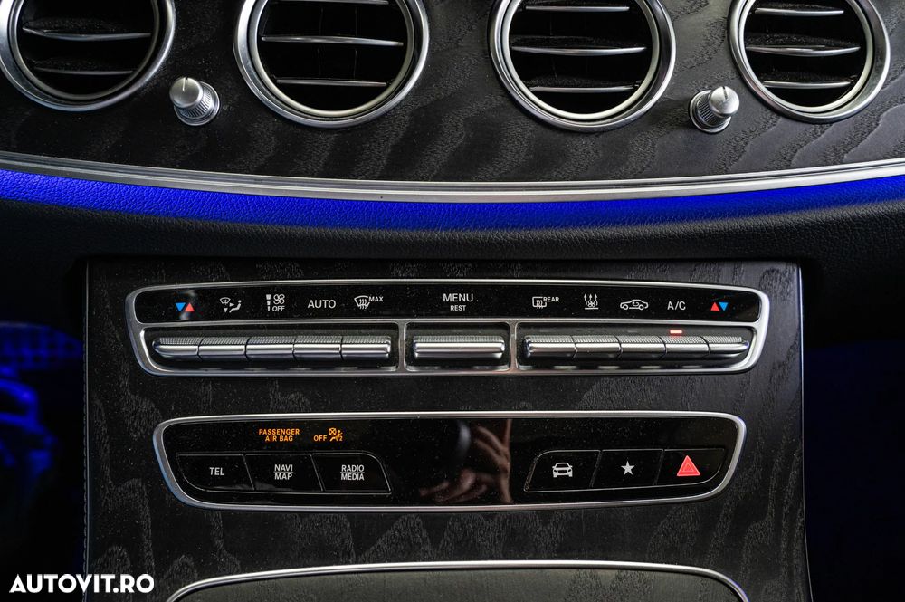 Mercedes-Benz E 300 de 4Matic 9G-TRONIC AMG Line - 14