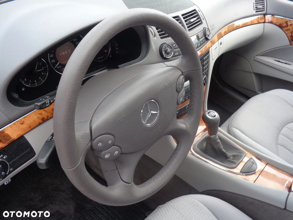 Mercedes-Benz Klasa E 220 CDI Elegance - 27