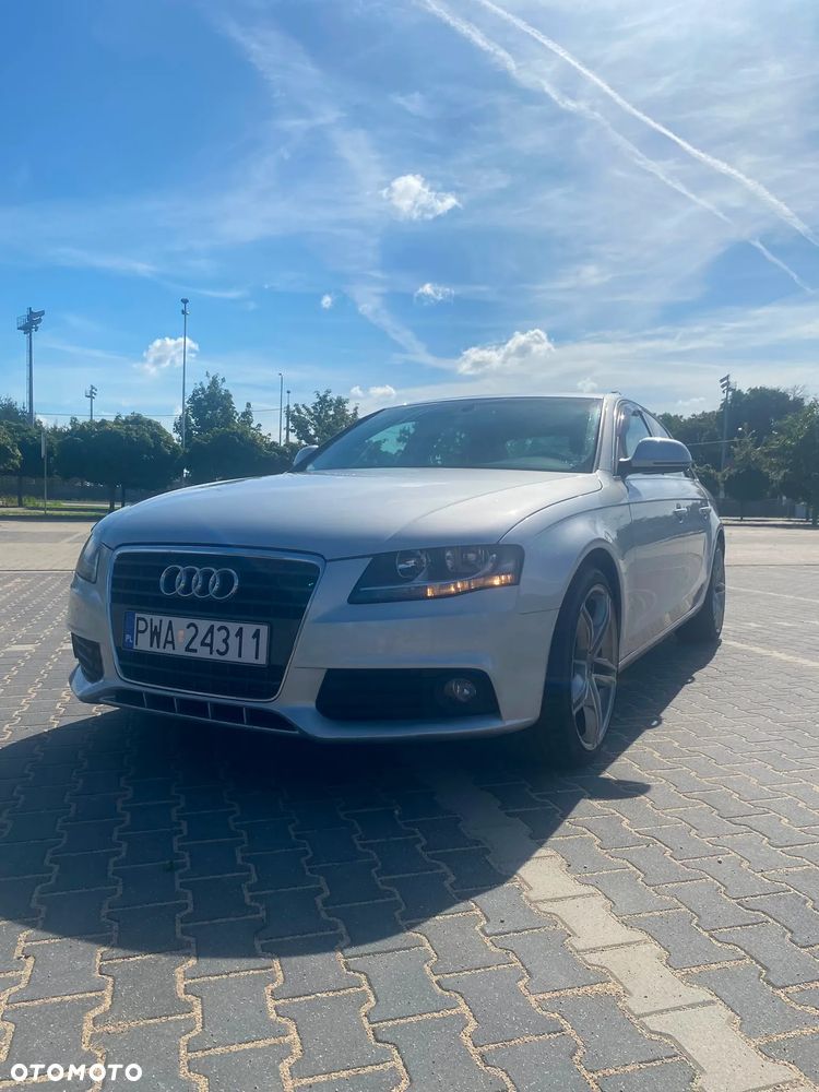 Audi A4 Limousine - 1