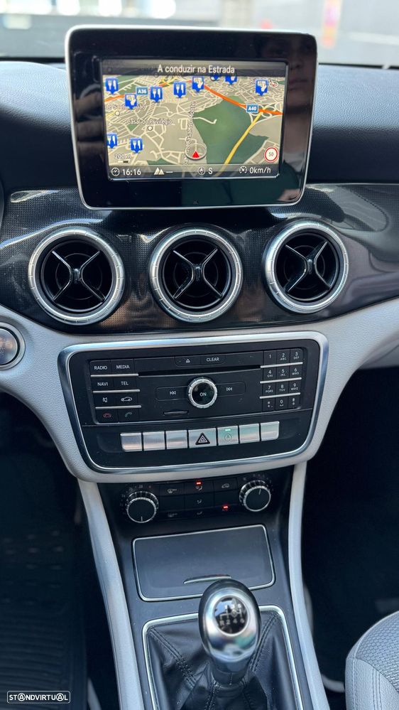 Mercedes-Benz CLA 180 d BlueEFFICIENCY Edition - 12