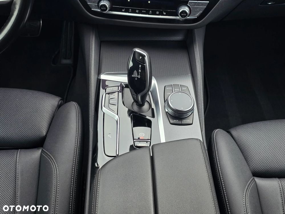 BMW Seria 5 520d xDrive MHEV M Sport sport - 16