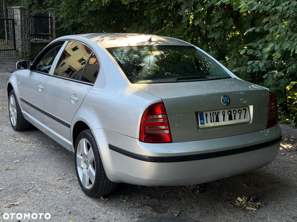 Skoda Superb 1.8 Turbo Comfort - 3