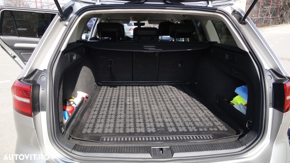 Volkswagen Passat 2.0 TDI (BlueMotion Technology) Highline - 28