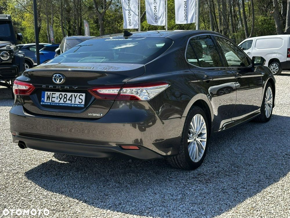 Toyota Camry - 14