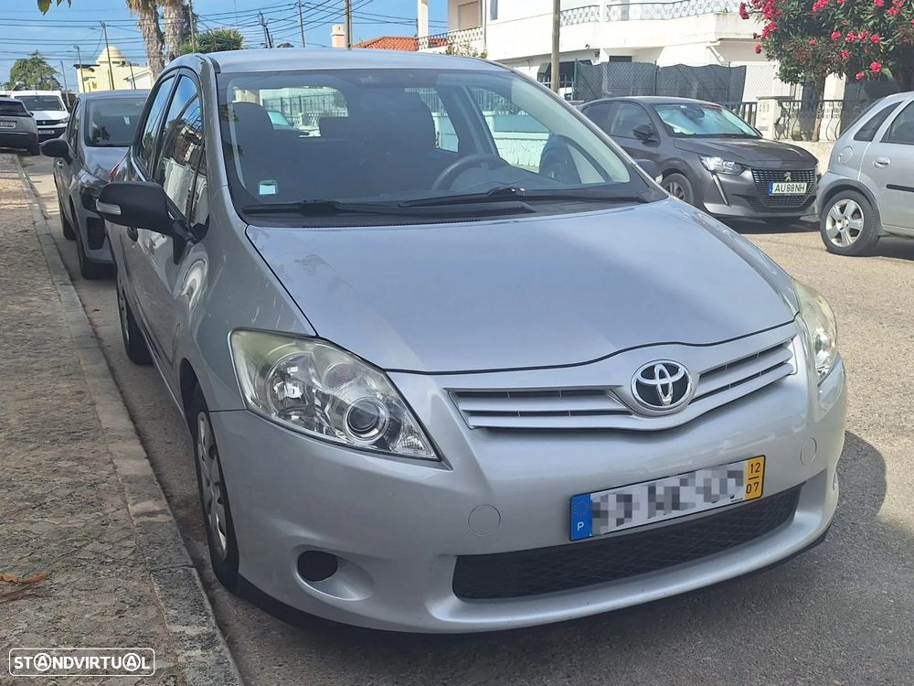 Toyota Auris 1.4 D-4D Comfort - 2