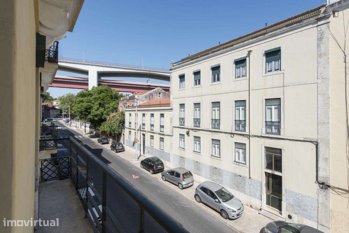 Quarto - localizado em Alcântara Lisbon - Grande imagem: 5/21