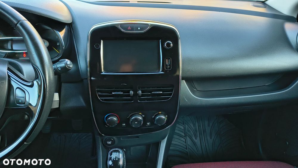 Renault Clio - 23