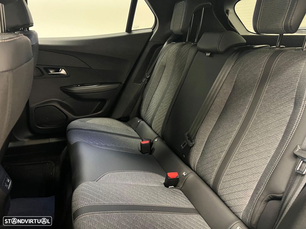 Peugeot 2008 1.2 Hybrid Allure e-DCS6 - 12