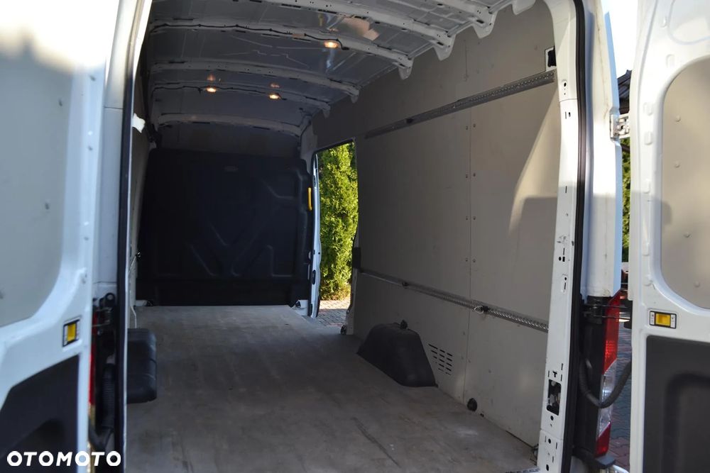 Ford Transit 350 L4 RWD Trend - 20