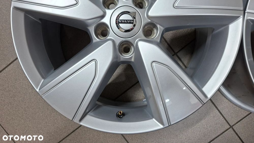 Felgi Aluminiowe 17 Volvo XC 40 5x108 ET 50.5 - 3