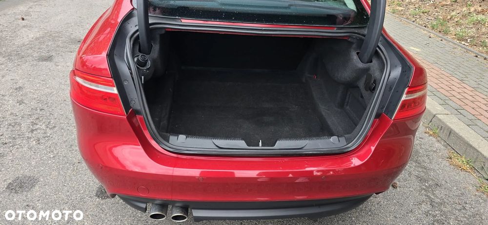 Jaguar XE 2.0 D AWD Prestige - 9