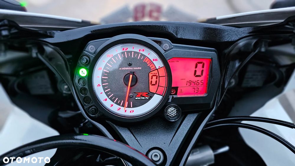 Suzuki GSX-R - 6