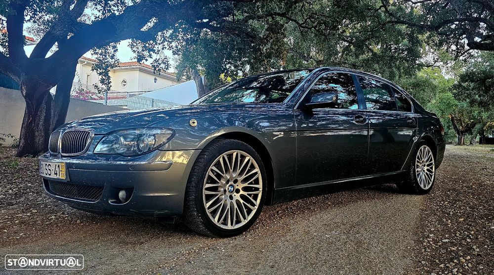 BMW 740 Li - 2
