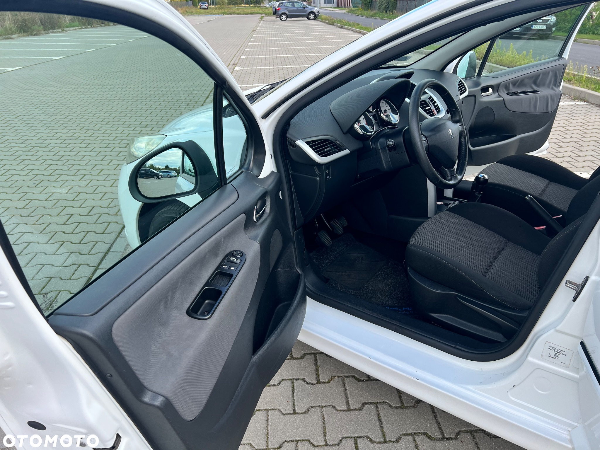 Peugeot 207 1.4 Trendy - 16