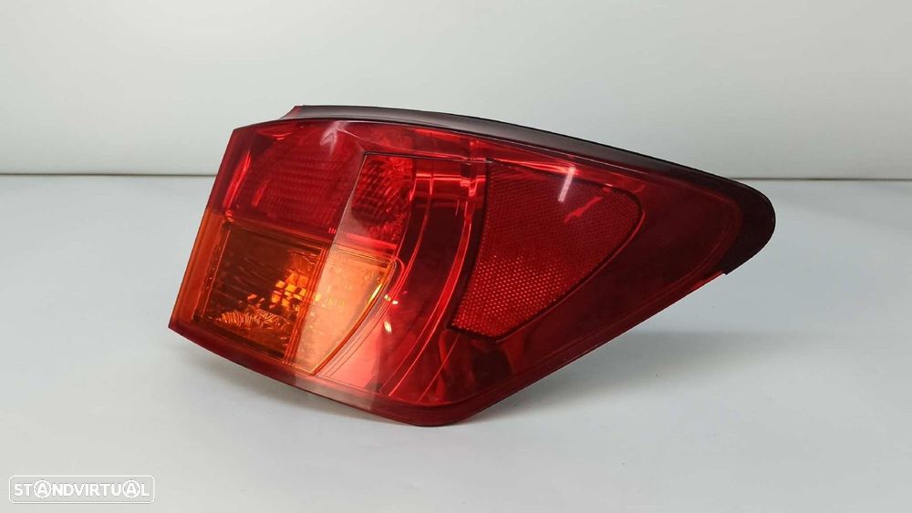 FAROLIM TRASEIRO DIREITO LEXUS IS200 (DS2/IS2) 220D - 2
