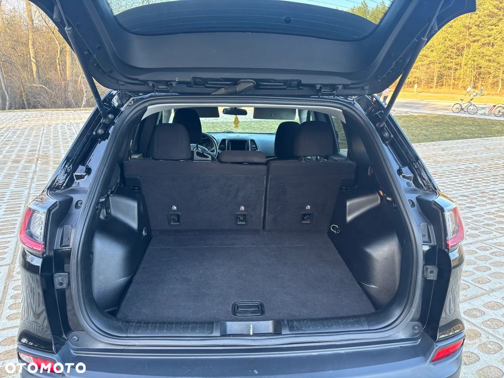 Jeep Cherokee - 20