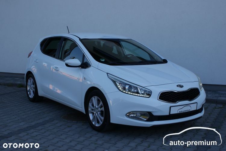 Kia Ceed 1.6 GDI Dream Team Edition - 3