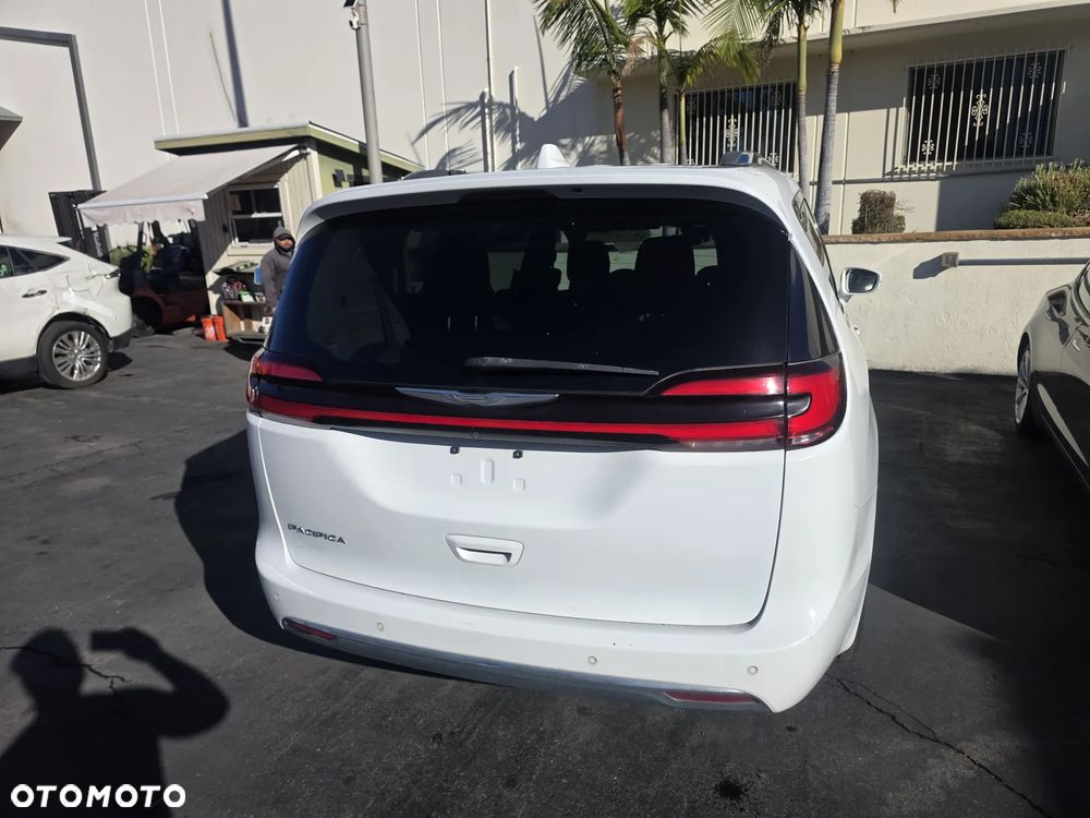 Chrysler Pacifica - 6