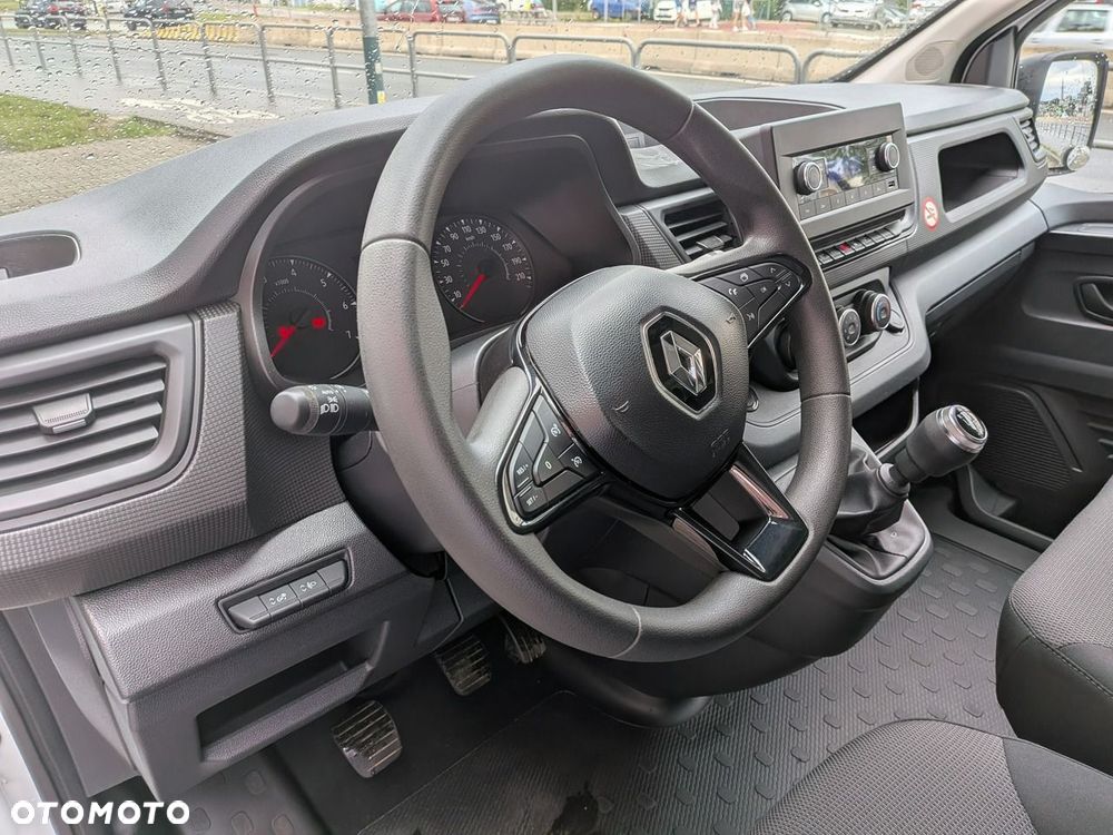 Renault Trafic - 11