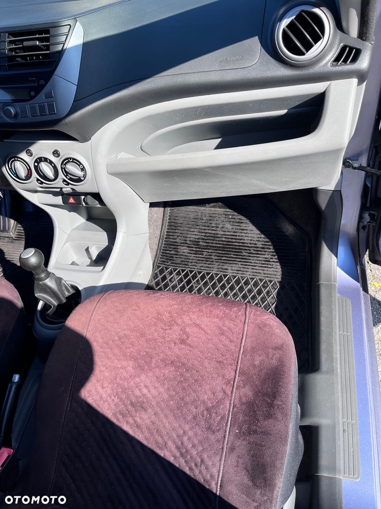 Nissan Pixo - 14