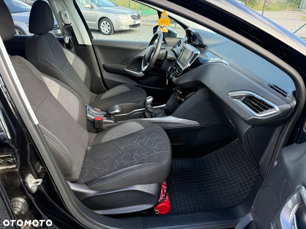 Peugeot 2008 PureTech 82 Style - 15