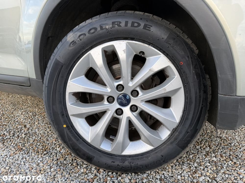 Ford Kuga 2.0 TDCi 2x4 Titanium - 13