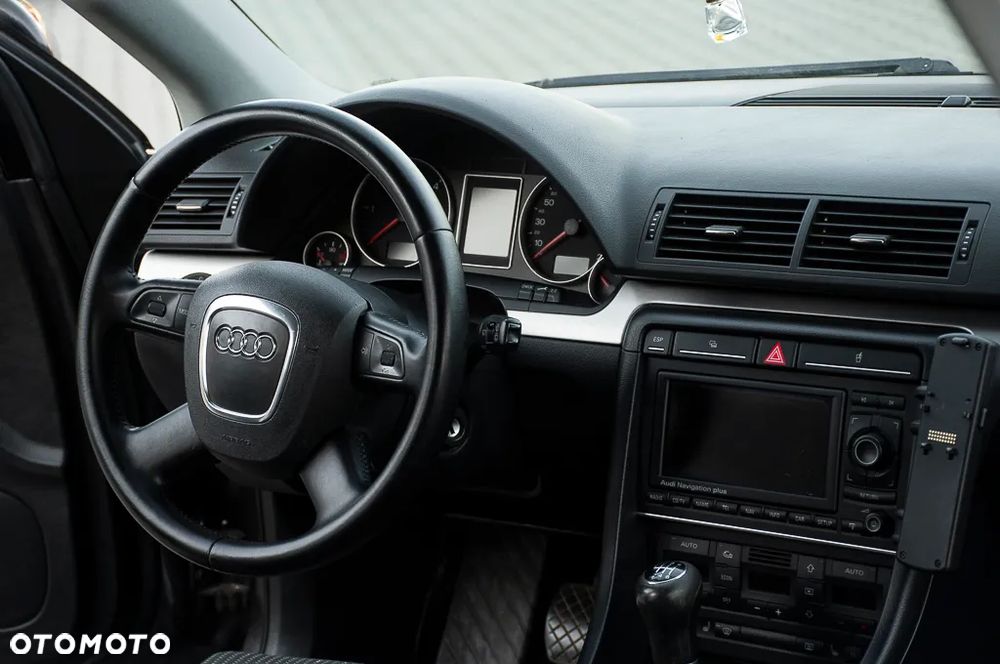 Audi A4 Avant 2.0 TDI DPF Ambiente - 23