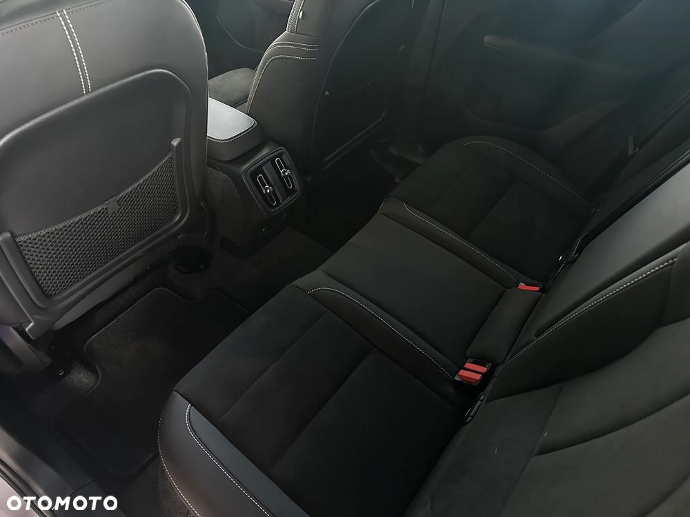 Volvo XC 40 B3 Plus Dark - 13