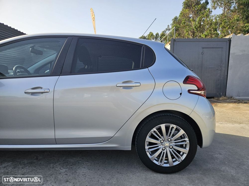Peugeot 208 1.2 PureTech Style - 16