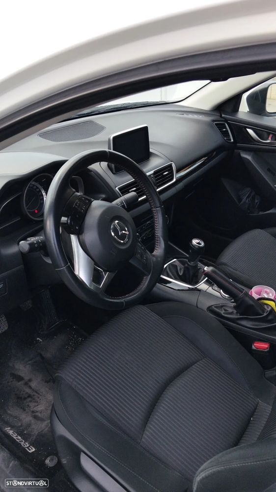Mazda 3 Sedan - 9